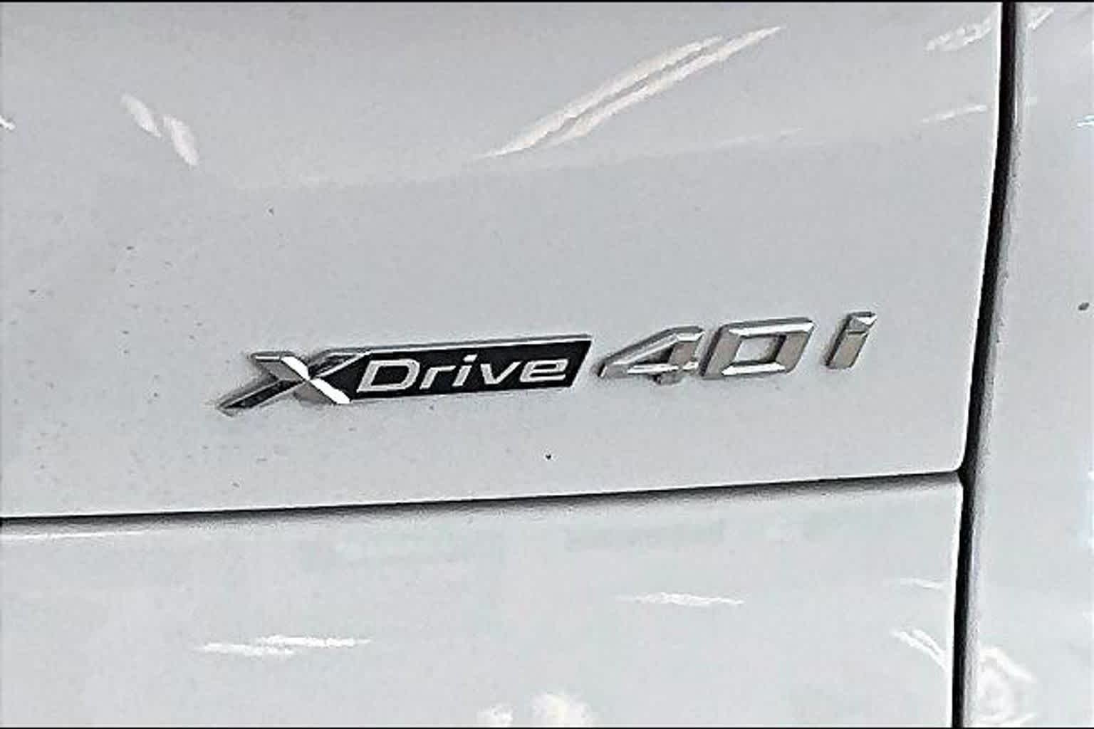 Used 2026 Alpine White BMW xDrive40i image 9