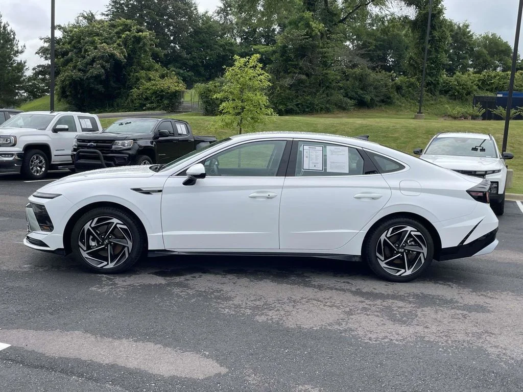 Certified Used 2026 White Hyundai SEL Sport image 6