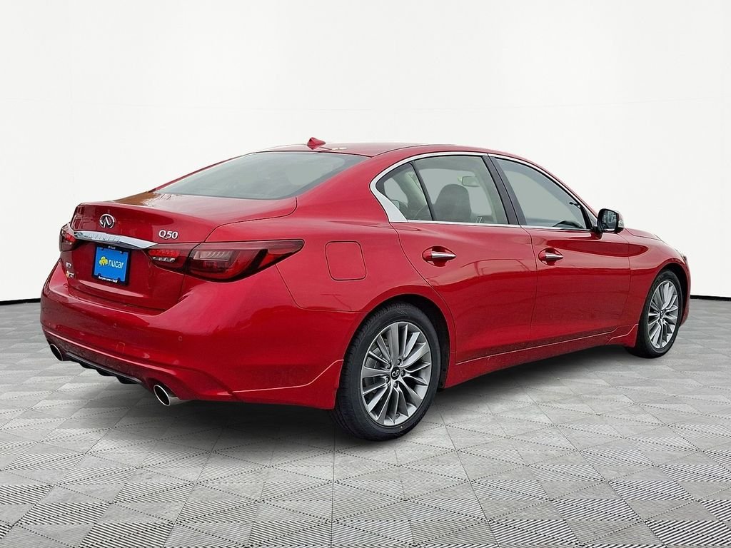 Used 2023 Red INFINITI LUXE image 6