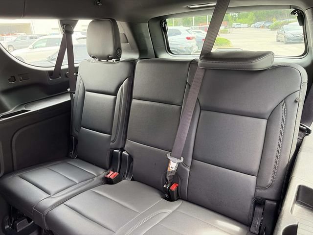 Used 2025 Gray Chevrolet Z71 image 12