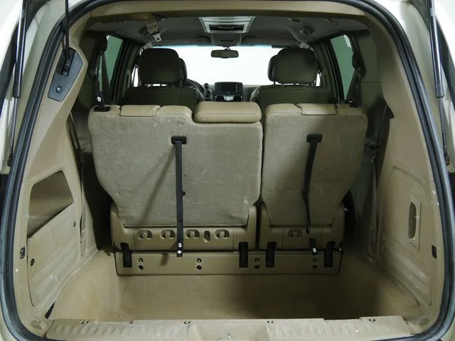 Used 2012 White Chrysler Touring image 15