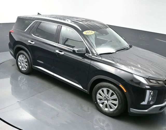 Used 2024 Black Hyundai SEL image 42