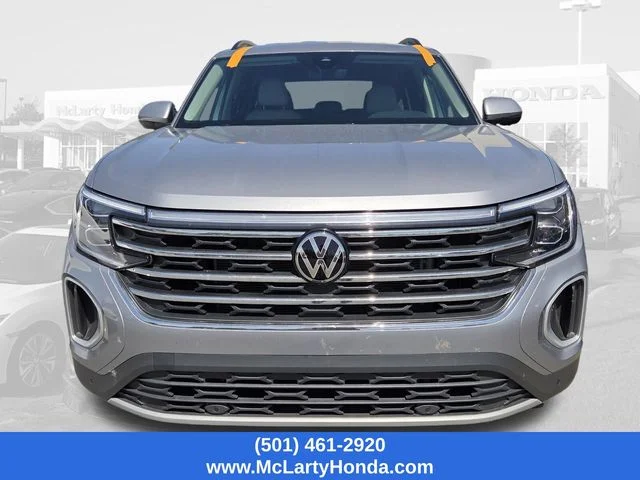Used 2025 Silver Volkswagen 2.0T SE w/Technology image 2