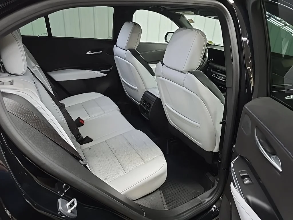 2024 Cadillac XT4 Sport - Photo 18