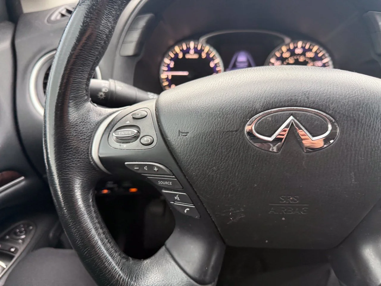 Used 2015 Liquid Platinum INFINITI Base image 18