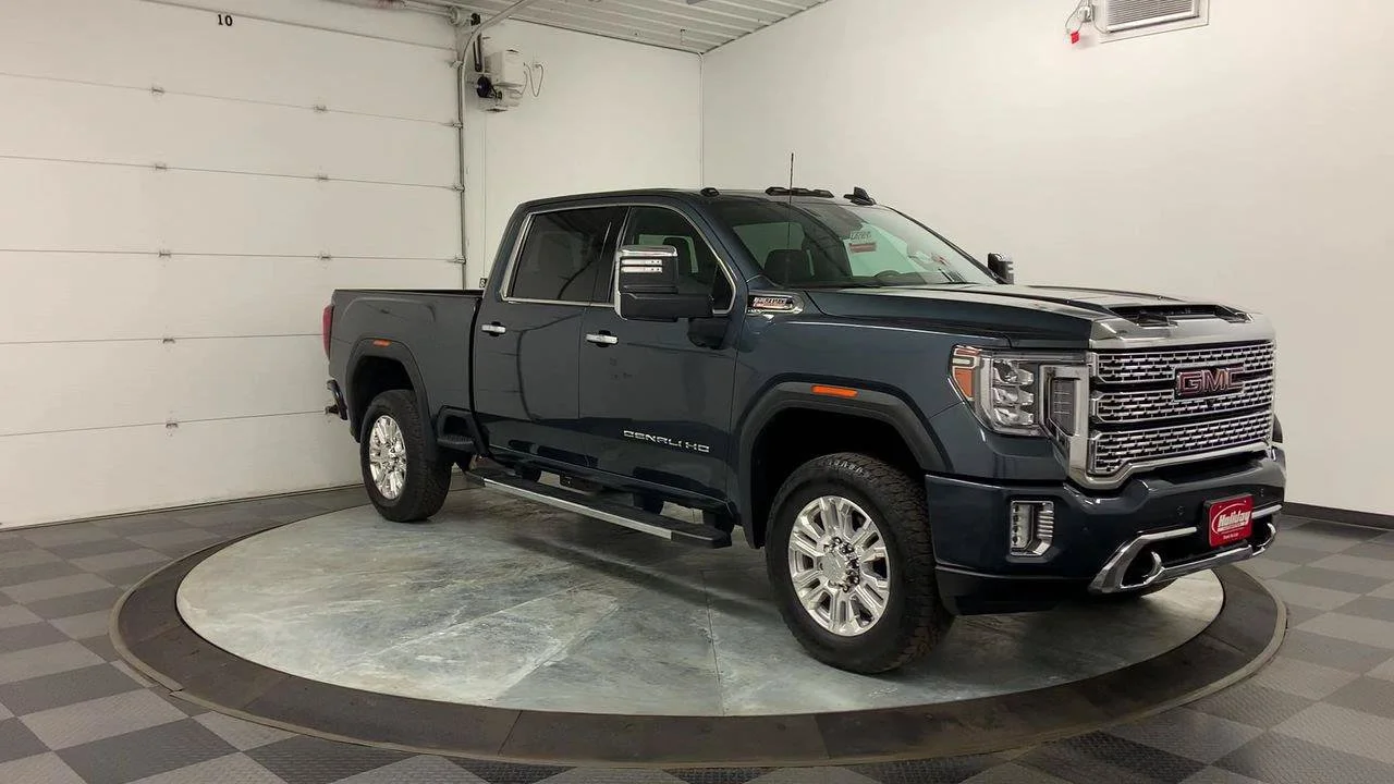 Used 2020 DARK SKY METALLIC GMC Denali image 2