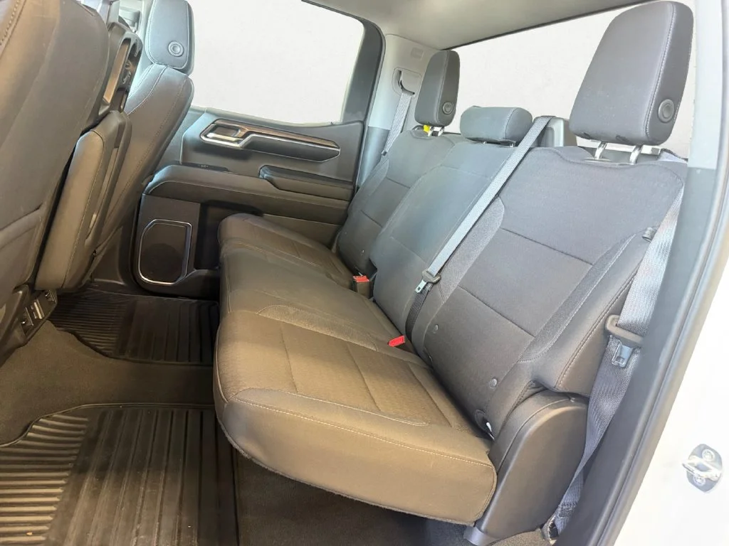 Used 2024 Summit White Chevrolet LT (2FL) image 9