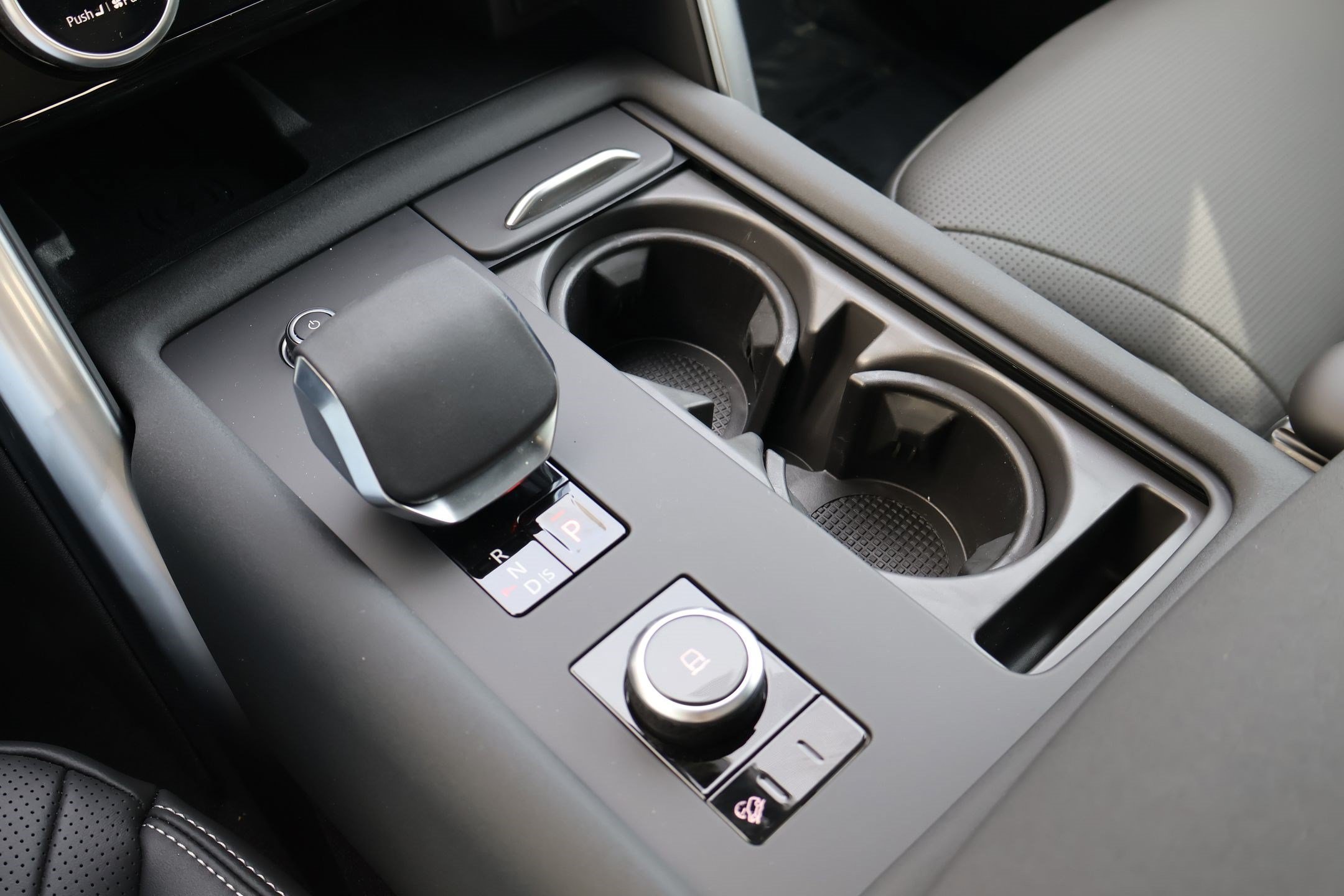 2026 Land Rover Discovery Dynamic SE - Photo 14