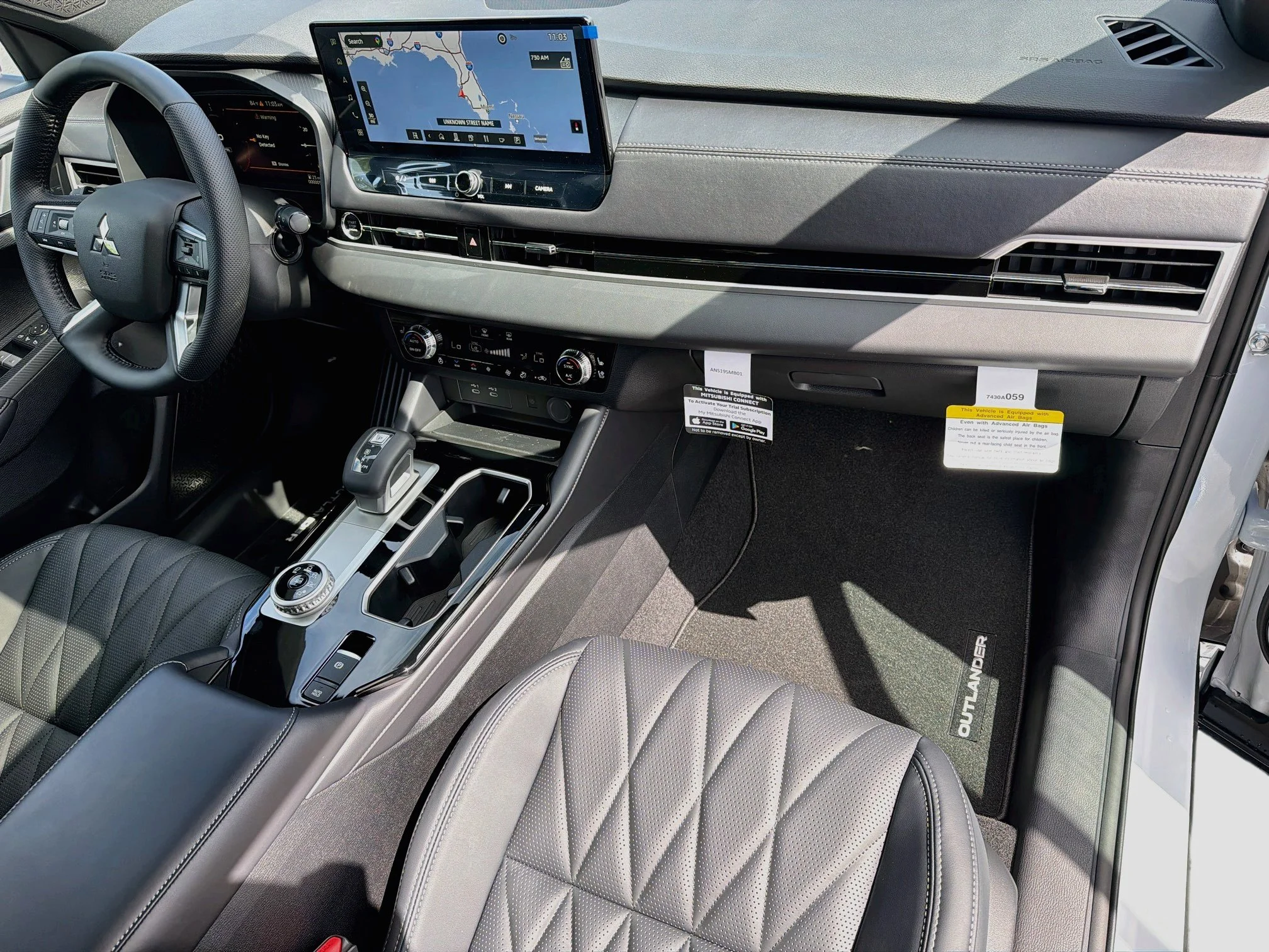 New 2026 White Diamond/Black Roof Mitsubishi BLACK EDITION 2WD image 30