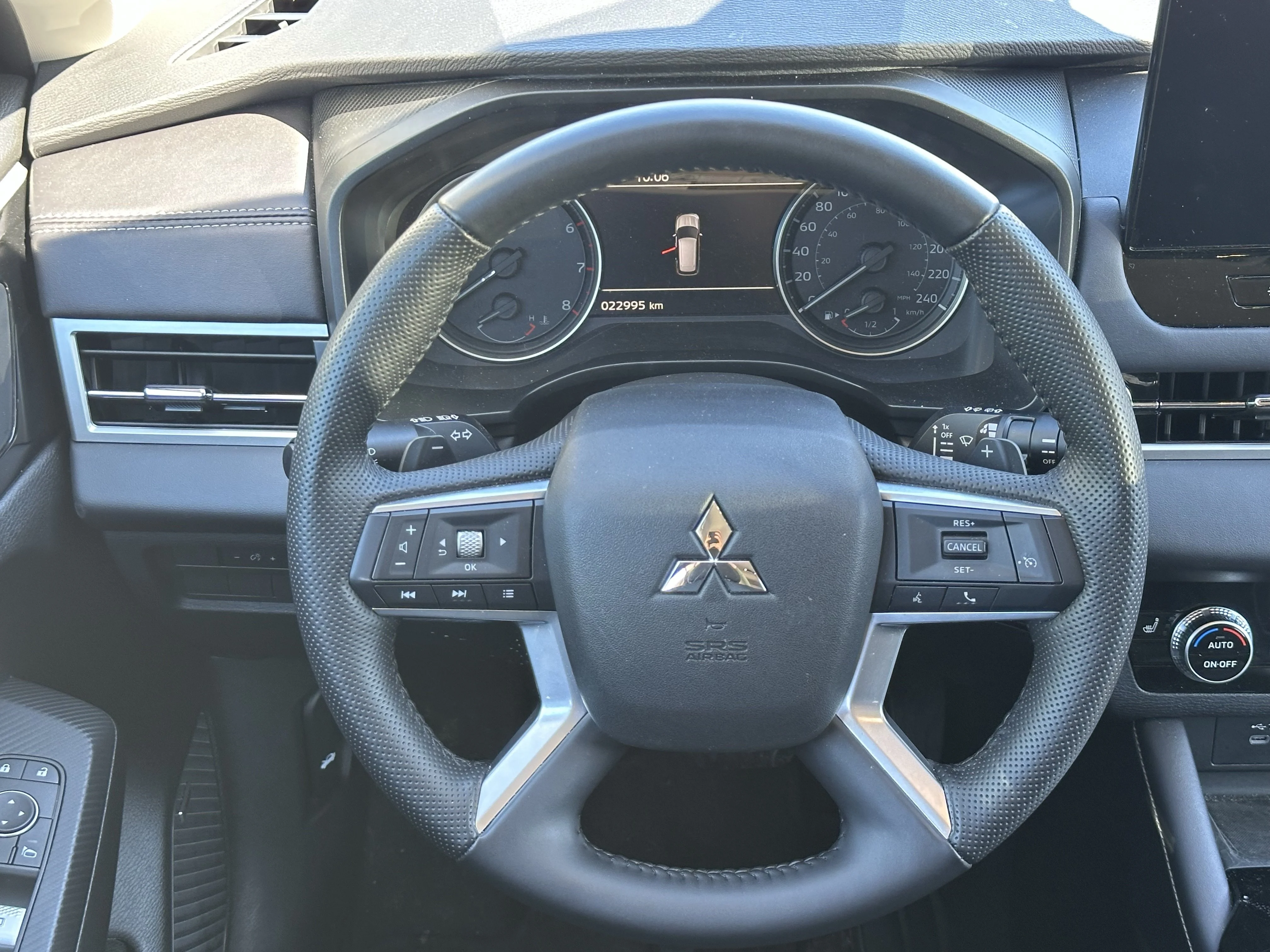 Certified Used 2025  Mitsubishi ES image 11