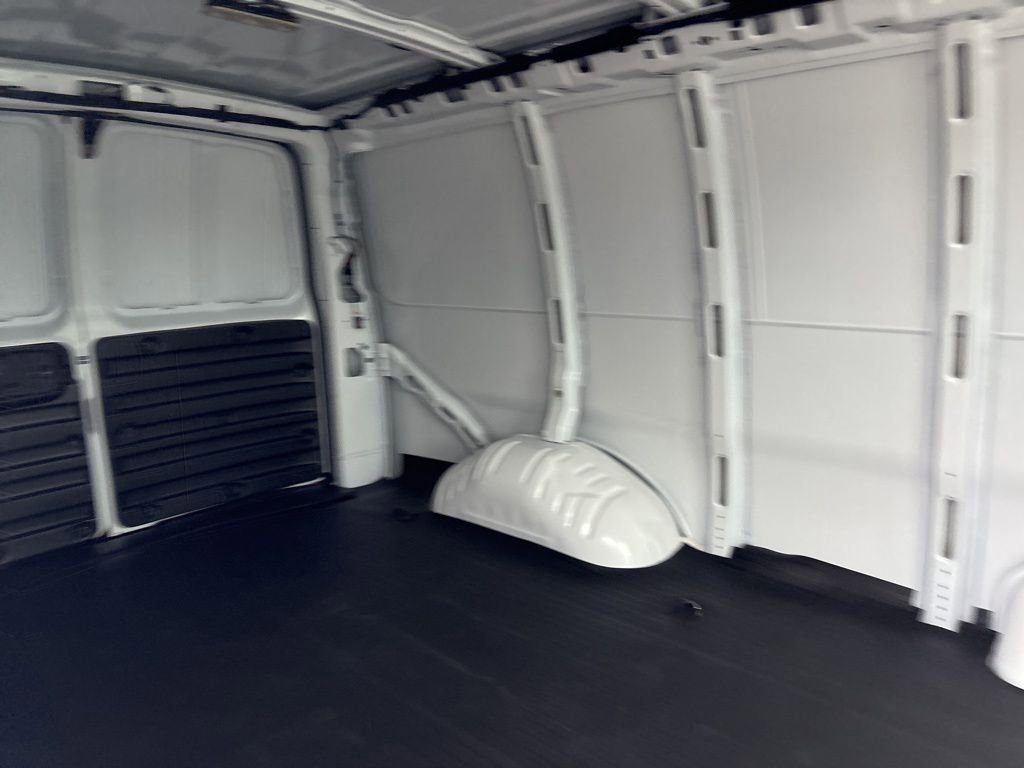 2025 Chevrolet Express Cargo Work Van - Photo 7