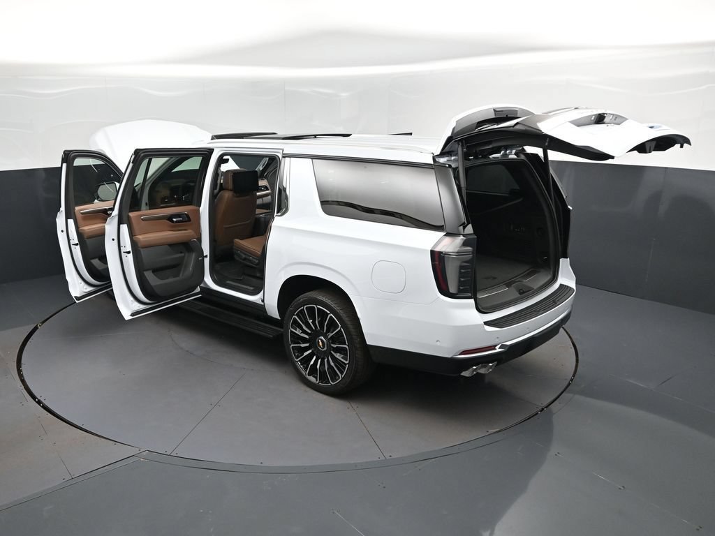 New 2026 Polar White Tricoat Chevrolet High Country image 2
