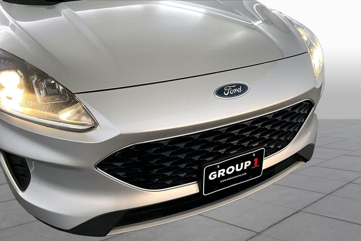 Used 2020 Ingot Silver Metallic Ford SE image 29