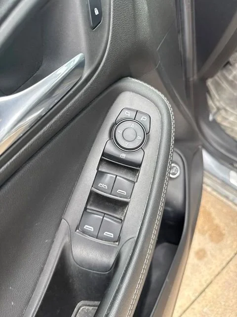 Used 2022 Satin Steel Metallic Buick Select image 12