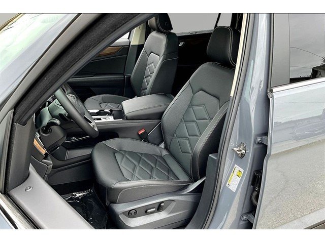 New 2026 Pure Gray Volkswagen 2.0T SE W/TECHNOLOGY image 22