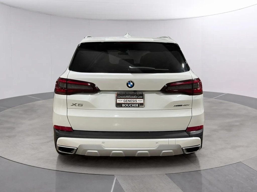 Used 2022 White Metallic BMW xDrive40i image 4