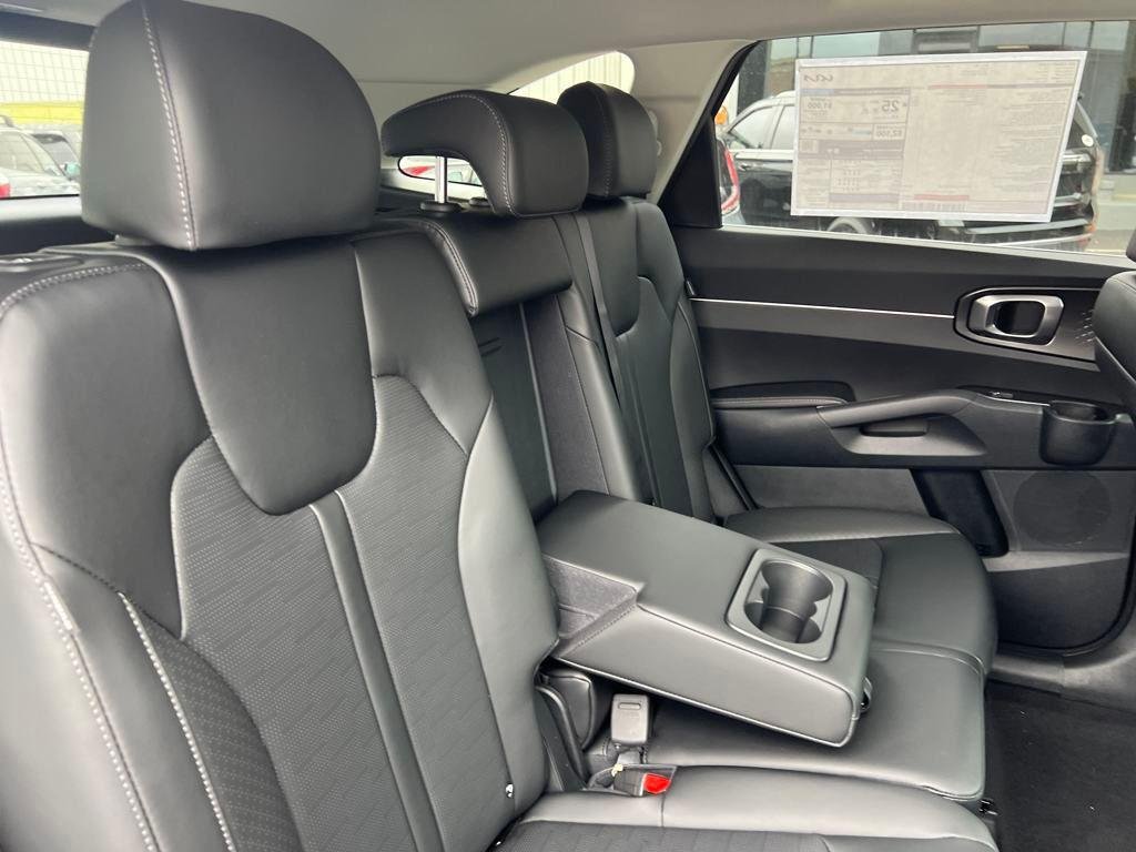 2025 Kia Sorento S - Photo 30