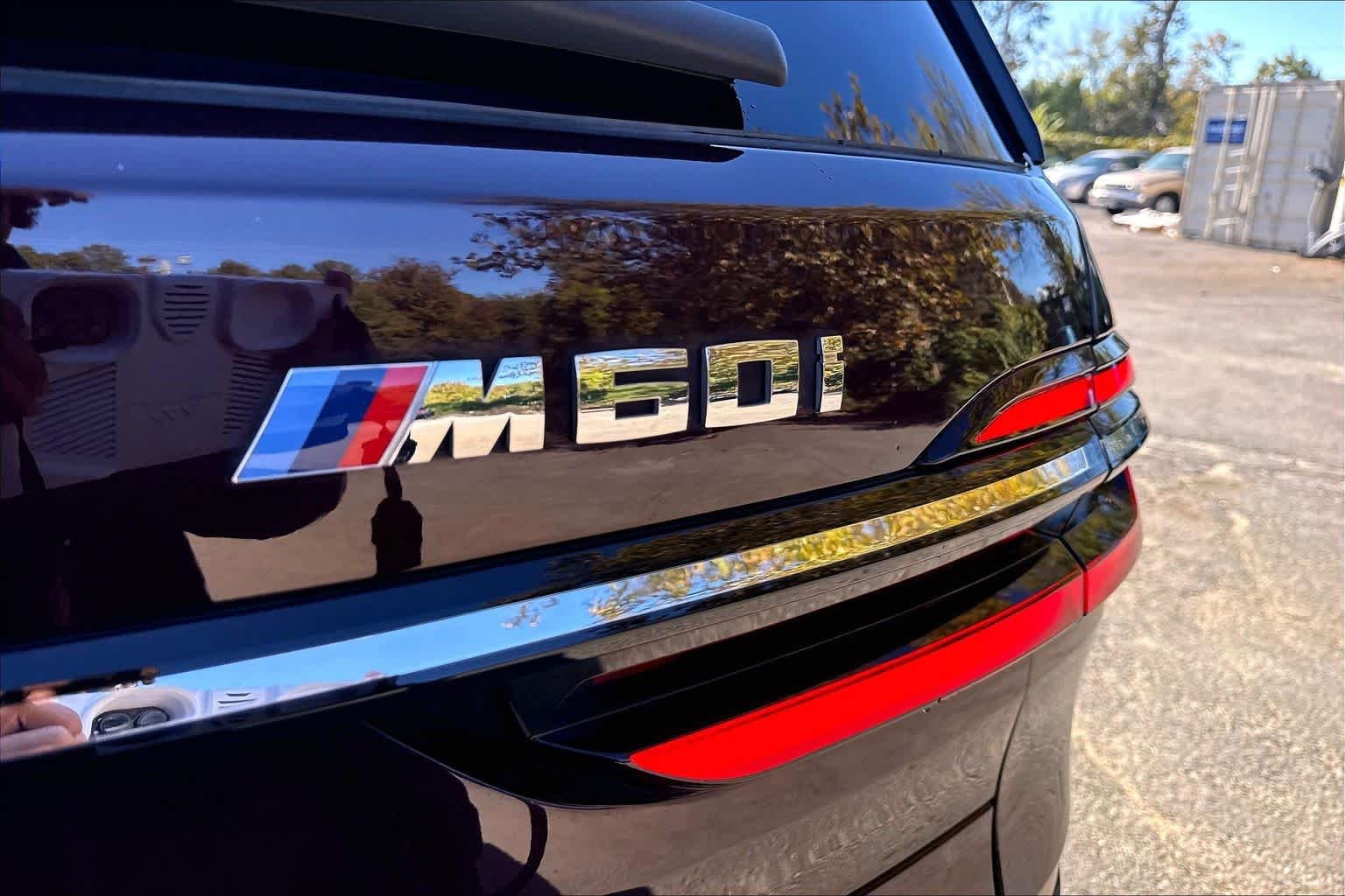 Used 2023 Ametrin Metallic BMW M60i image 9