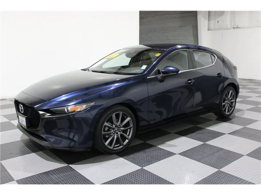 Used 2019 Deep Crystal Blue Mica Mazda Hatchback 4D image 7