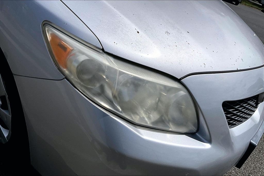 Used 2009 Silver Toyota Base image 31