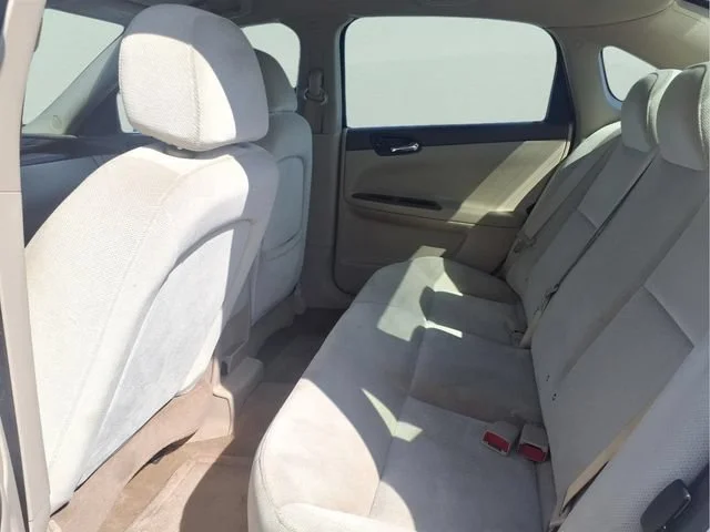 Used 2007 White Chevrolet 3.5L LT image 16