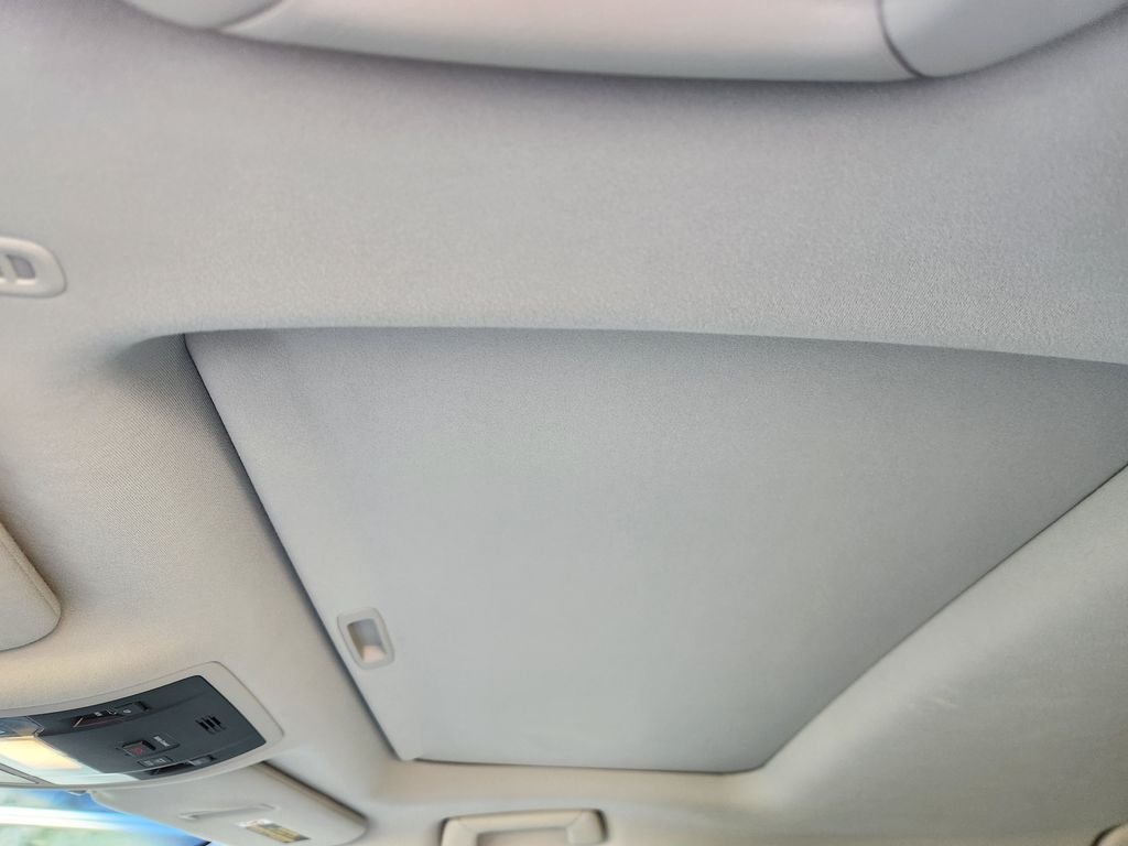 Used 2016 Silver Lexus 350 PREMIUM image 26