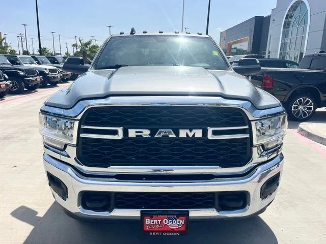 Used 2022 Silver Ram Tradesman image 2