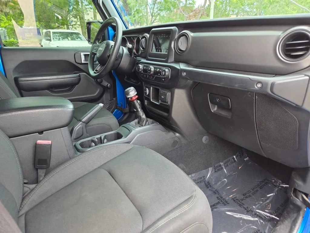 Used 2022 Hydro Blue Pearlcoat Jeep Sport image 14