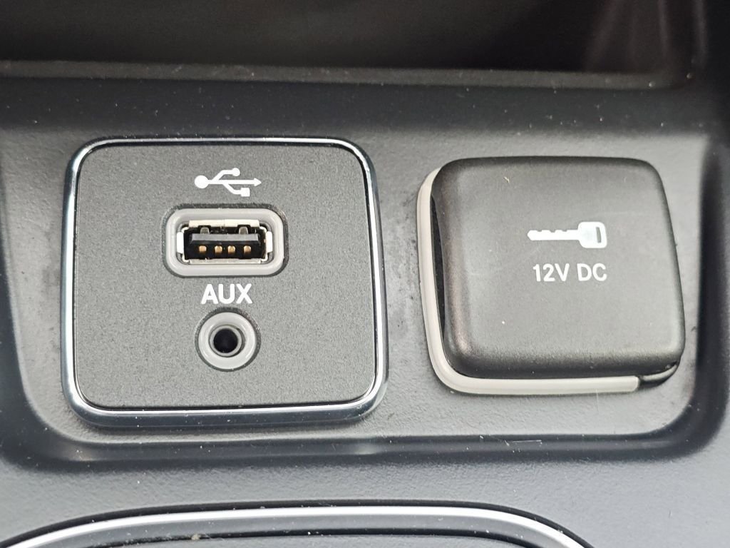 2019 Jeep Cherokee Latitude Plus - Photo 14