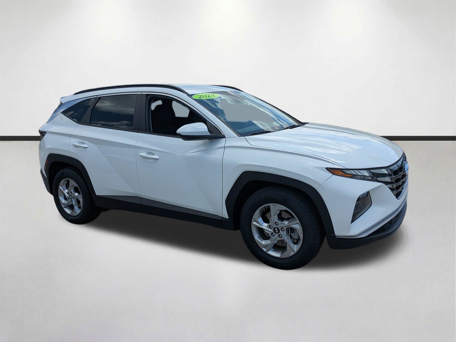 Certified Used 2024 White Pearl Hyundai SEL image 1