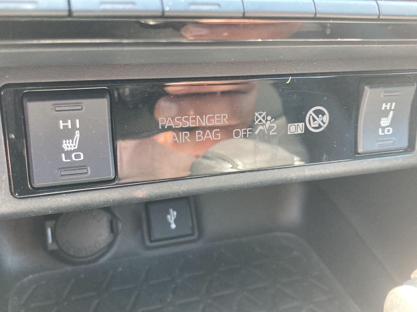 Used 2022 Magnetic Gray Metallic Toyota XLE Premium image 24