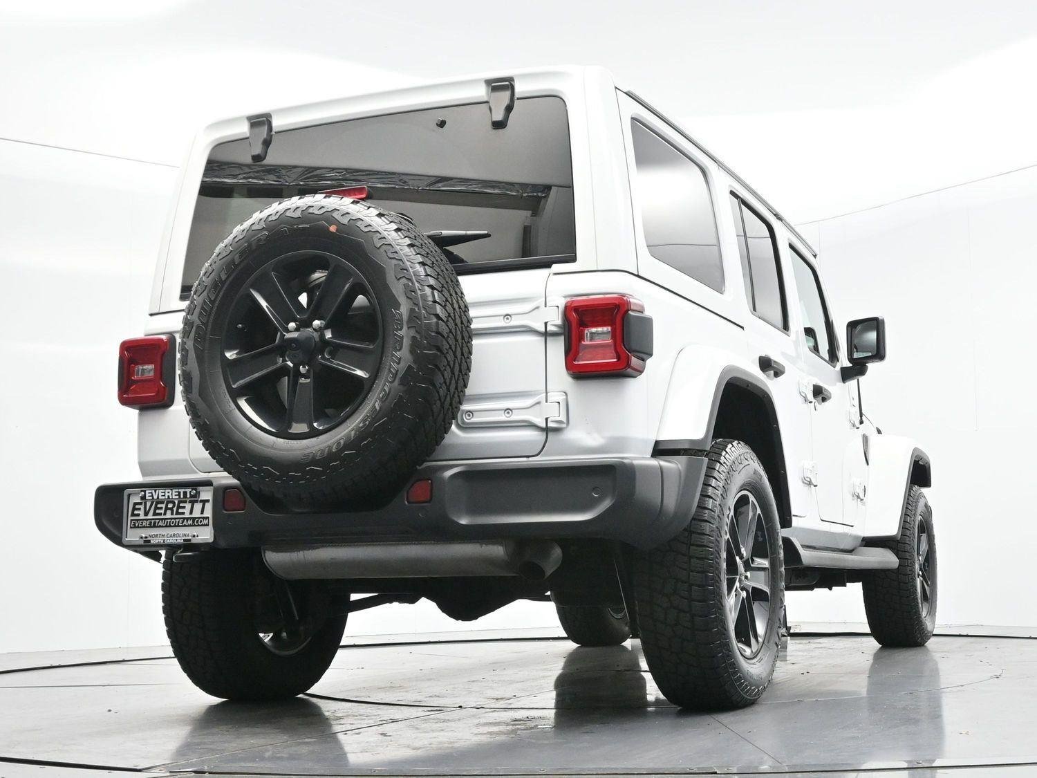 Used 2022 Bright White Clearcoat Jeep Unlimited Sahara Altitude image 49