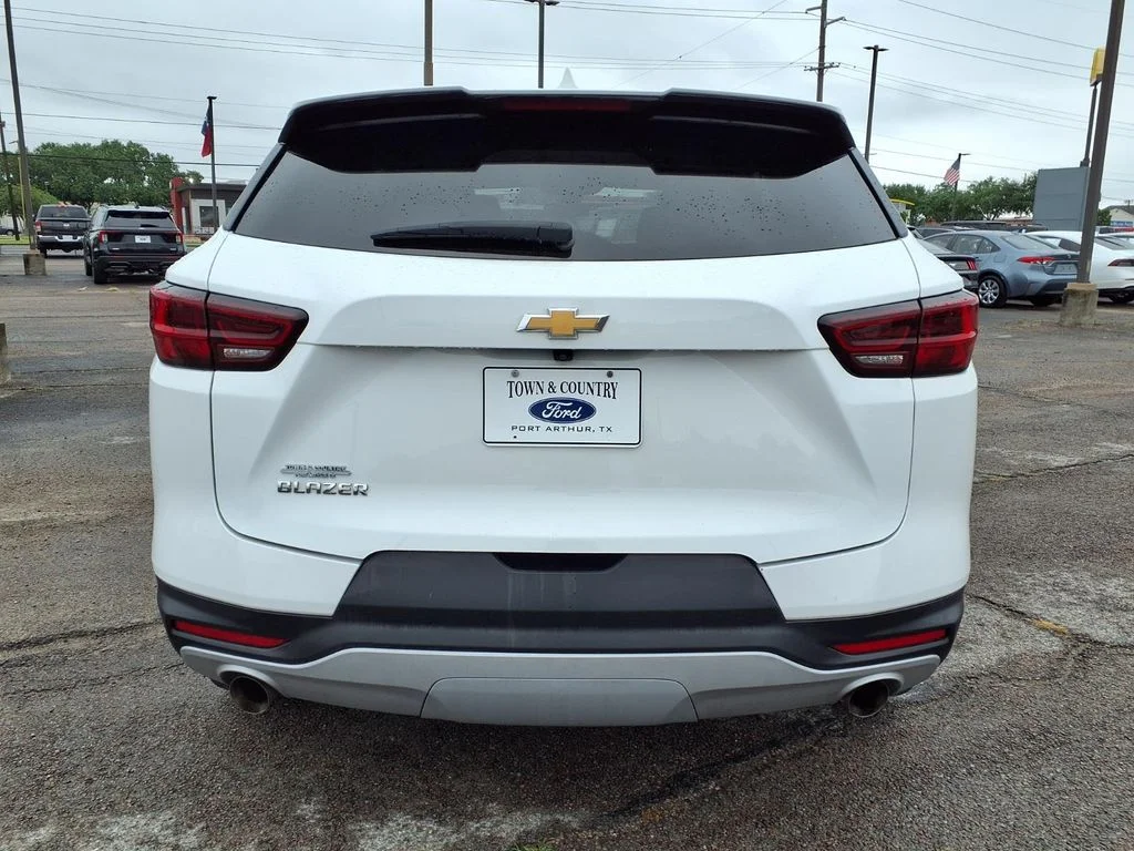 Used 2025 White Chevrolet LT image 20