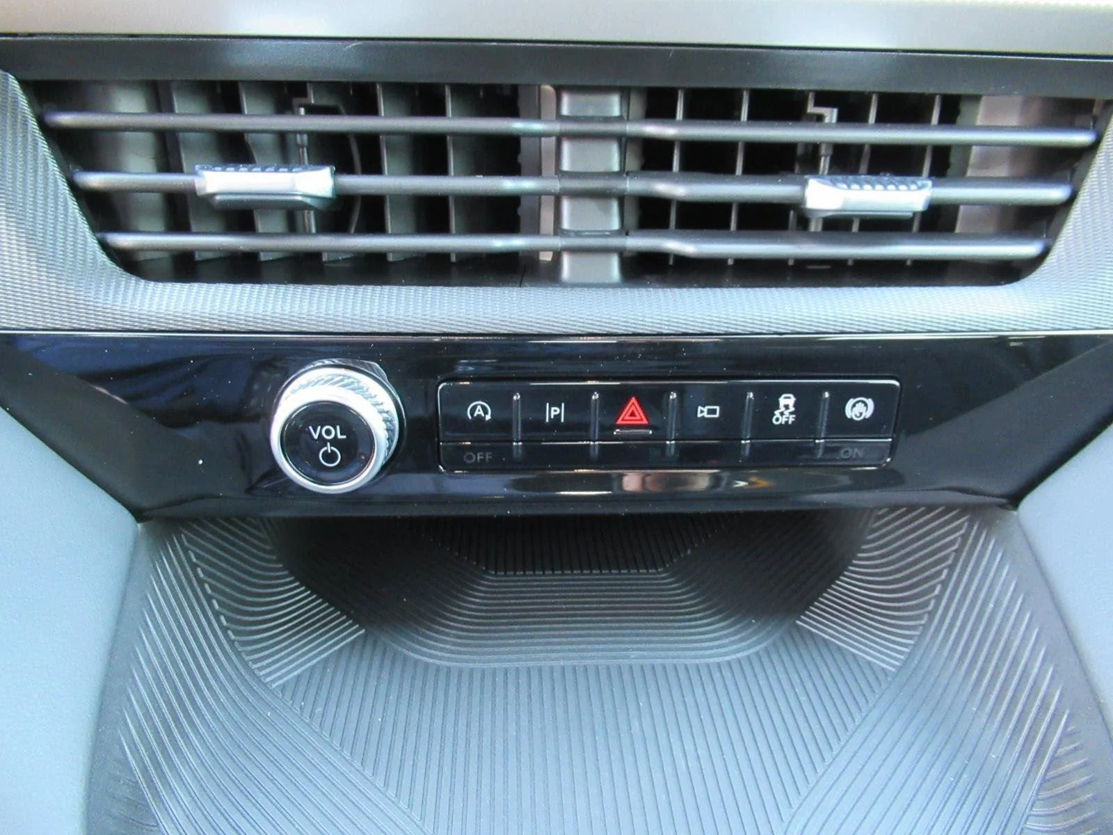 New 2026 Marsh Gray Ford Tremor® image 26