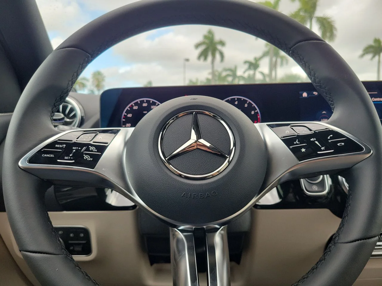 New 2026 Cirrus Silver Metallic Mercedes-Benz GLA 250 image 31