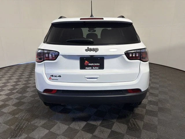 New 2026 White Jeep Latitude image 8
