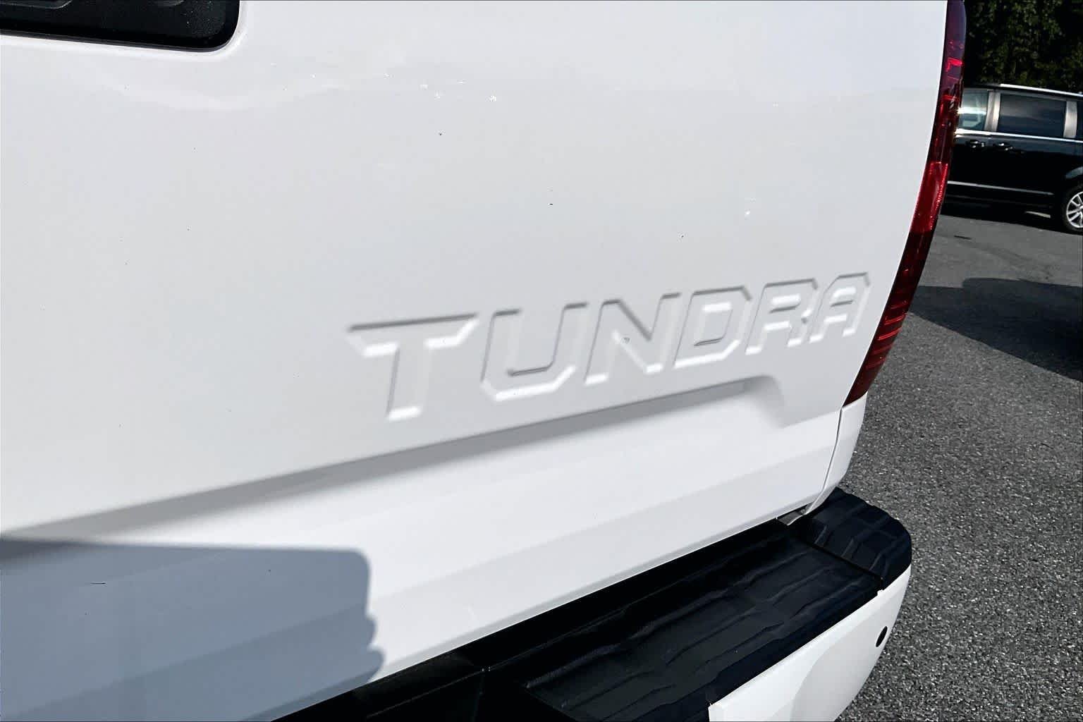 Used 2020 Super White Toyota SR5 image 30