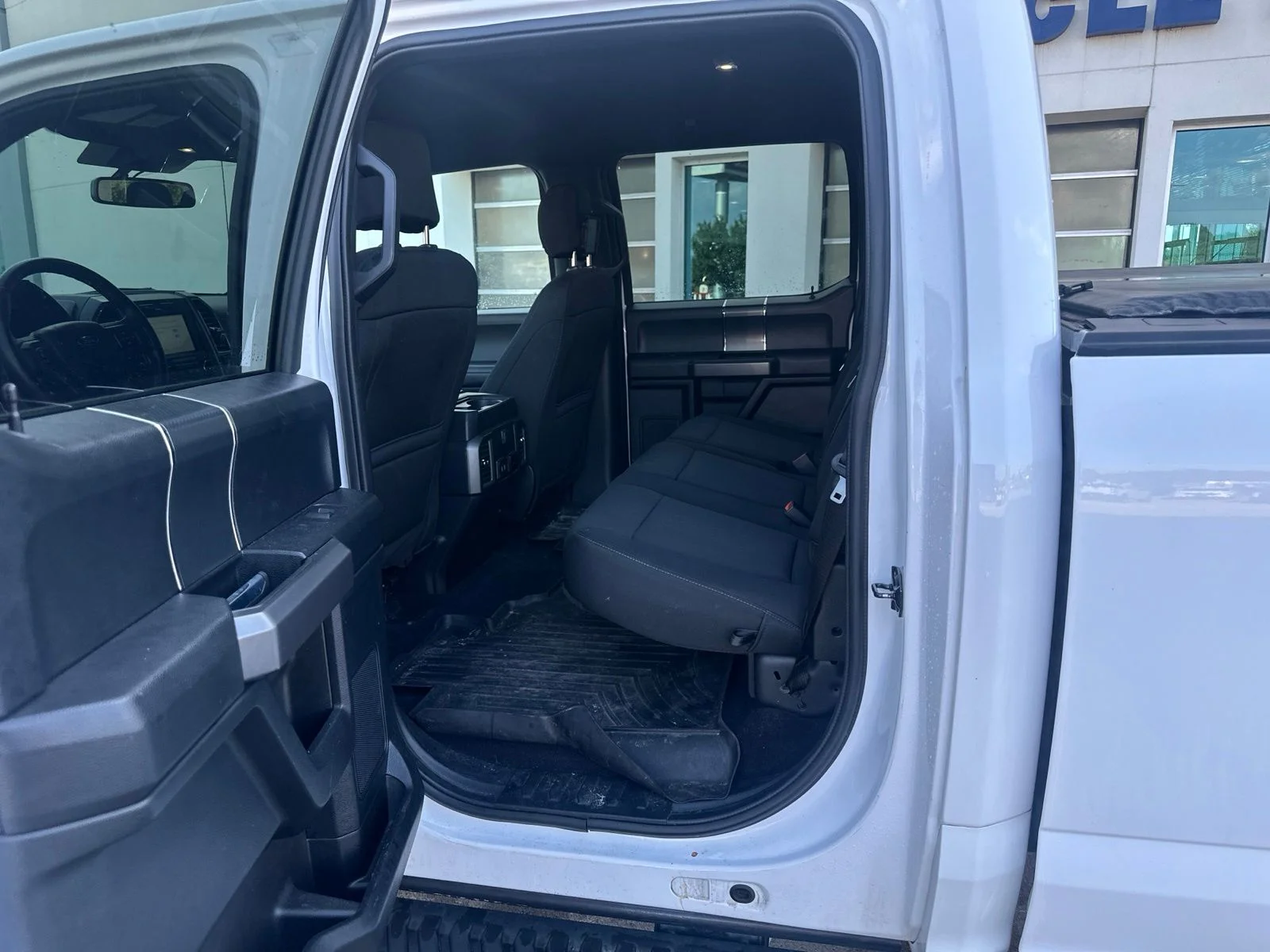 Used 2020  Ford  image 5