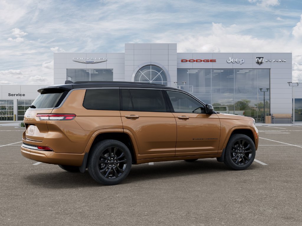 New 2026 Copper Shino Metallic Clear-Coat Exterior Paint Jeep Limited Reserve image 4
