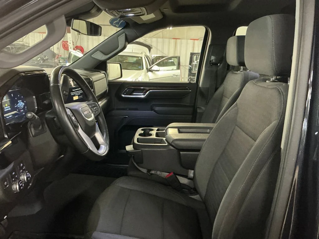 Used 2023 Silver GMC Elevation image 14