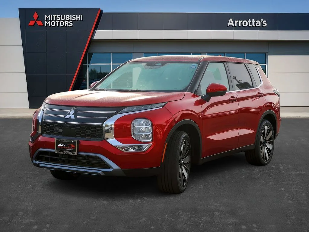 New 2026 Red Diamond Mitsubishi LE image 3