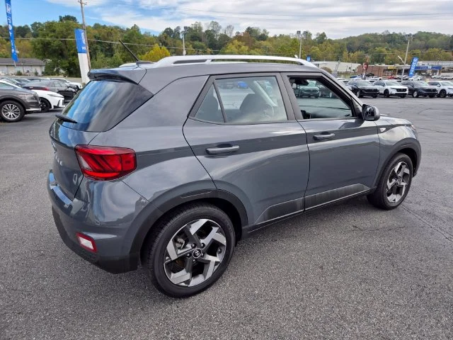 Used 2025 Gray Hyundai SEL image 8