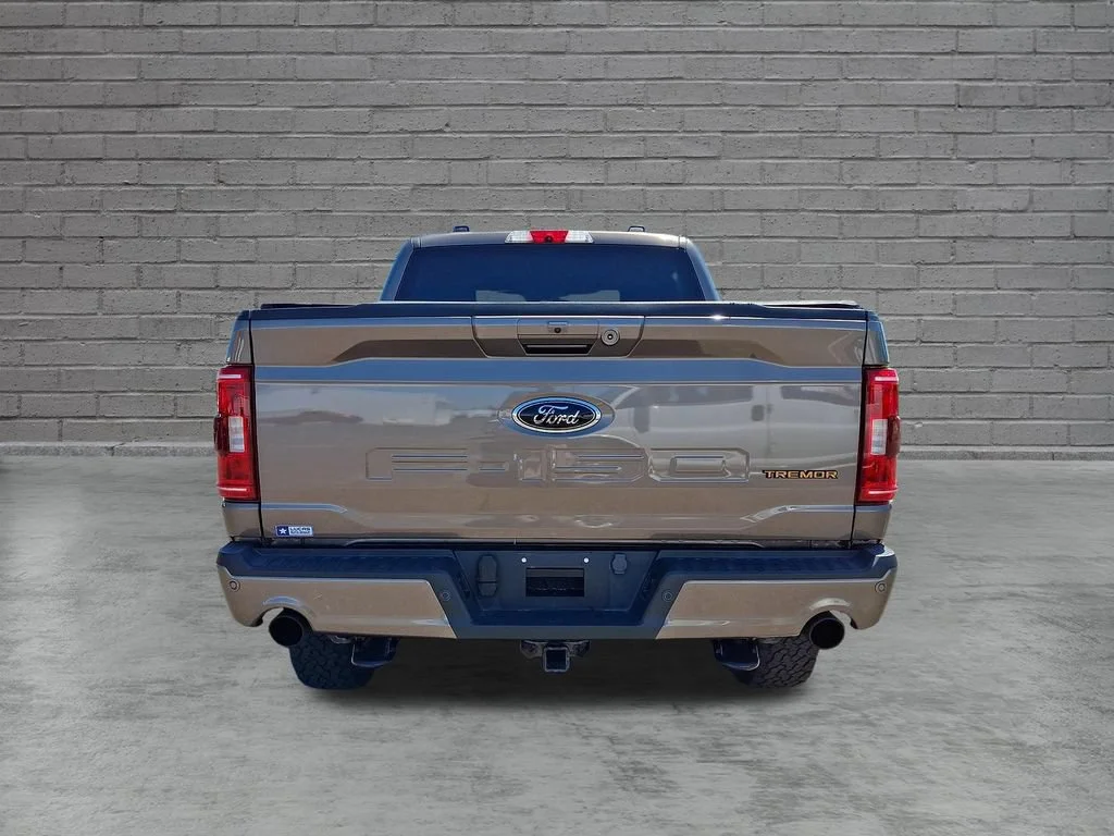 Used 2022  Ford XL image 10