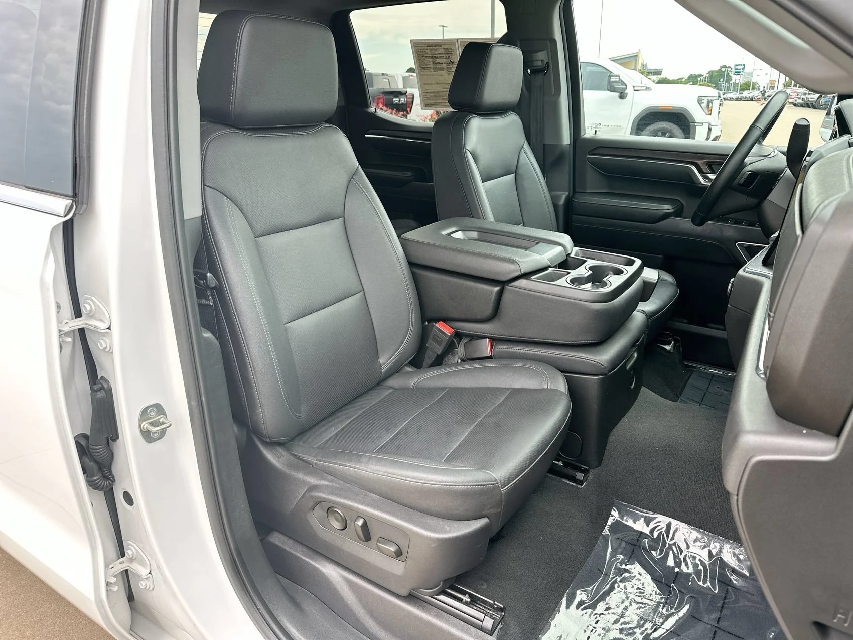 Used 2024 Summit White GMC SLT image 24