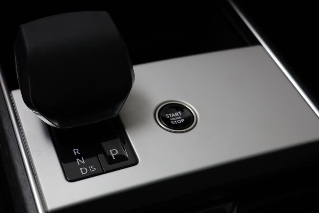 New 2026 Icy White Satin LAND ROVER SE image 14
