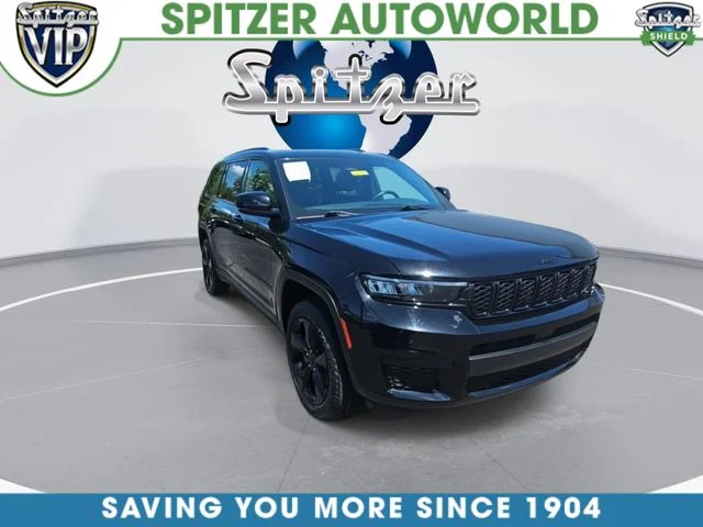 Used 2022 Black Jeep Altitude image 3