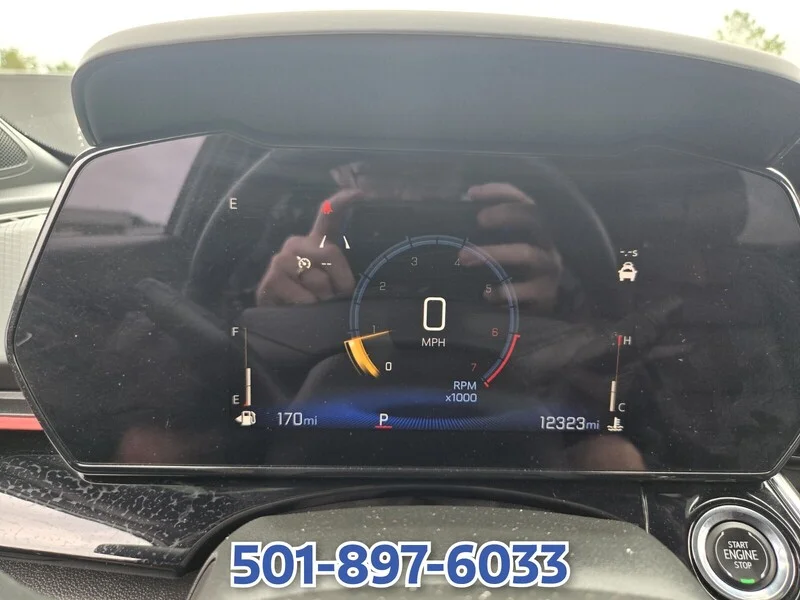 Used 2025 SILVER CHEVROLET FWD 4DR 2RS image 28