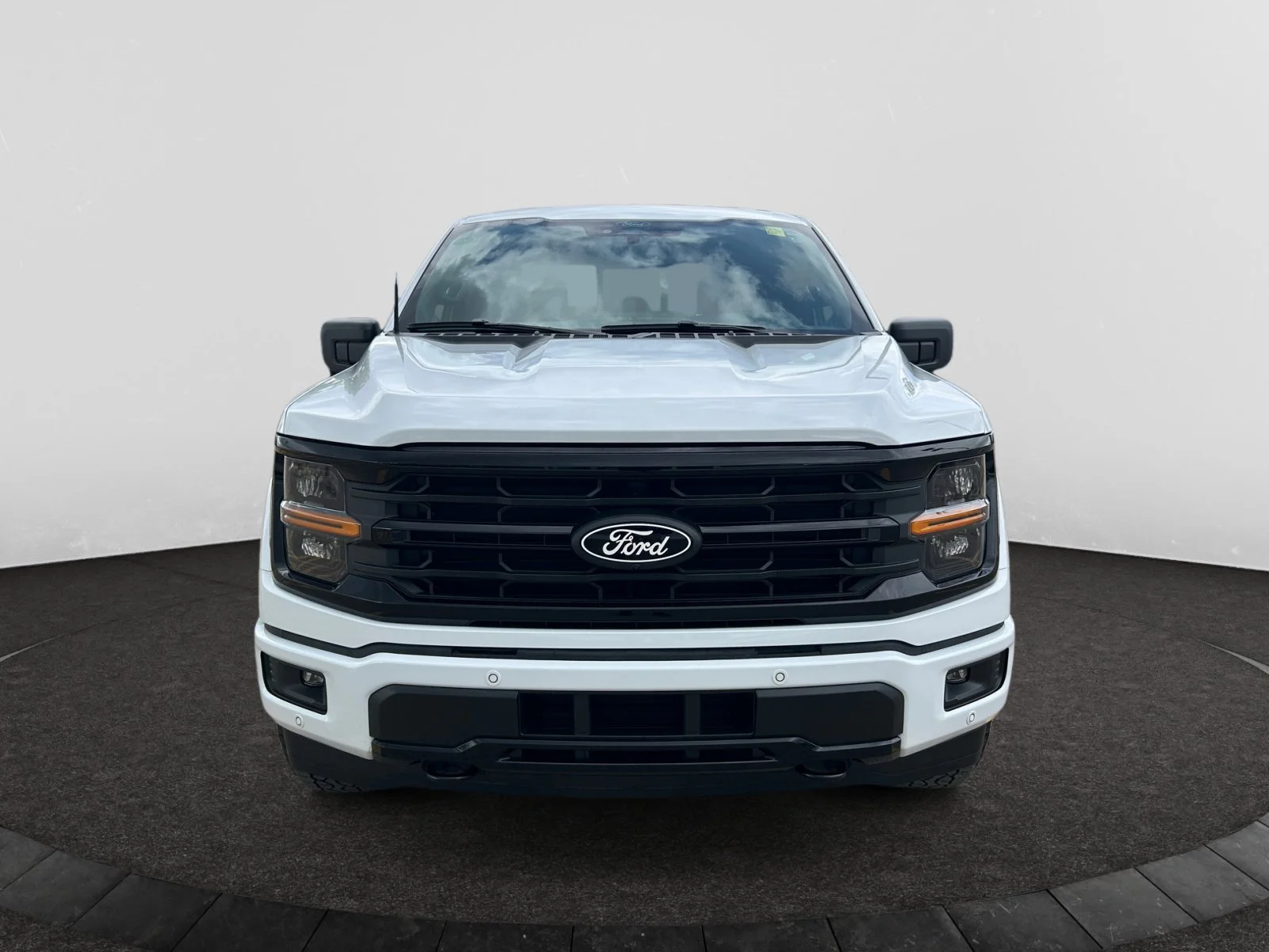 New 2026 Oxford White Ford XLT image 8