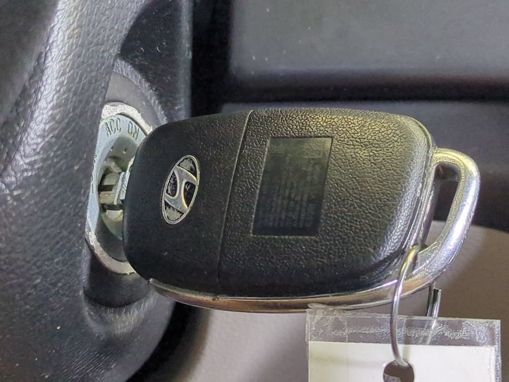 Used 2019 Gray Hyundai SE image 34