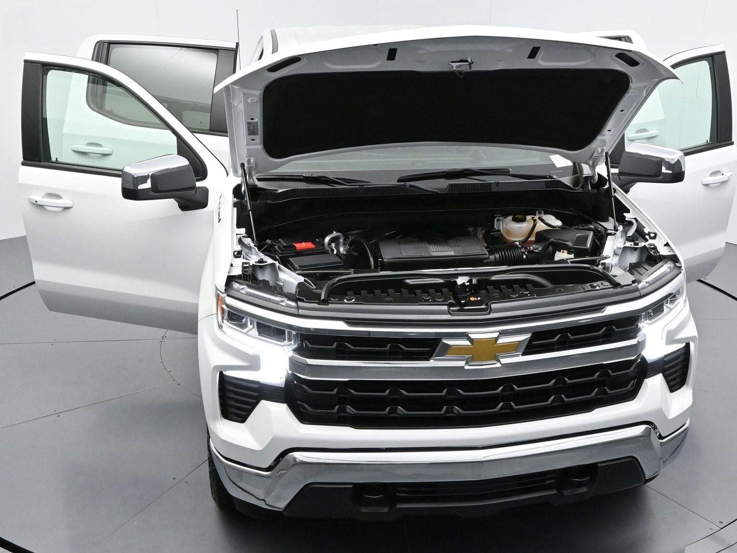 Used 2025 Summit White Chevrolet LT image 42
